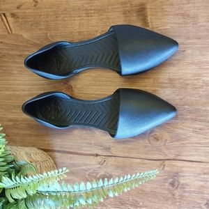 Native Audrey Size 7 Black Pointed Toe Flats
